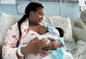 Primer nacimiento de 2024 en la región se produjo en Hospital de Santa Cruz