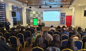 Fortalecen inclusión laboral con exitoso encuentro empresarial en Santa Cruz