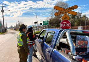 CHIMBARONGO: Realizan campaña preventiva en cruces ferroviarios